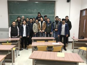 صورة للطلاب بعد اعلان نتيجة الإنتخابات